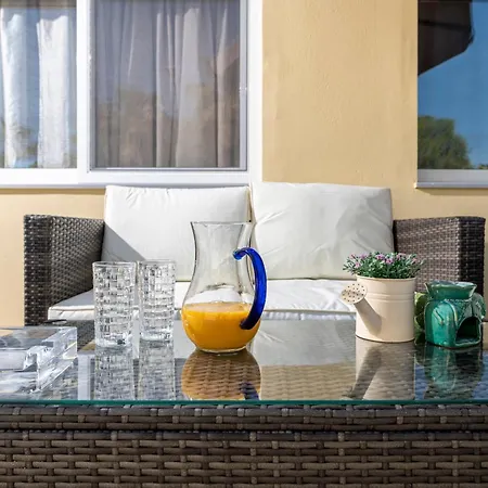 Sun & Waves Beachfront アパート *