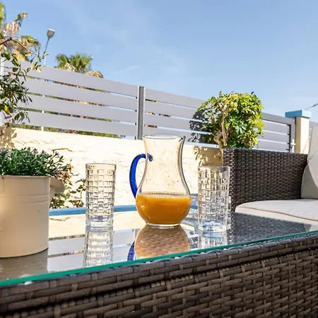 Sun & Waves Beachfront * ランピ