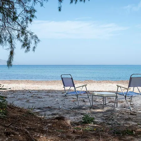 Sun & Waves Beachfront ランピ