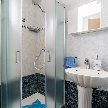 Sun & Waves Beachfront アパート *