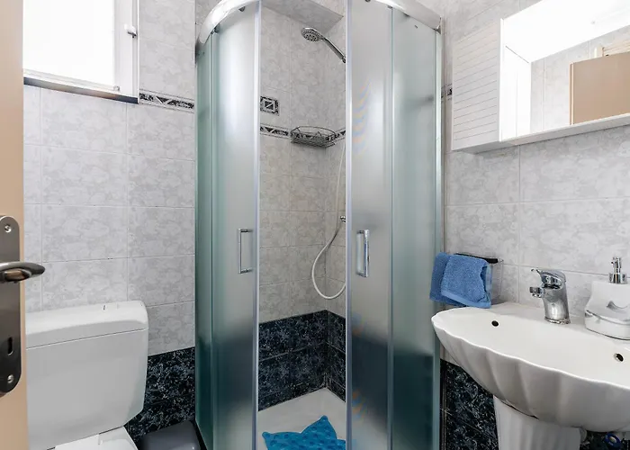 Sun & Waves Beachfront Daire *