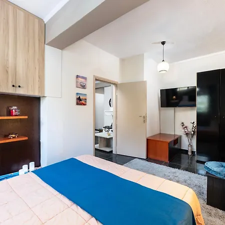 Sun & Waves Beachfront Апартаменты