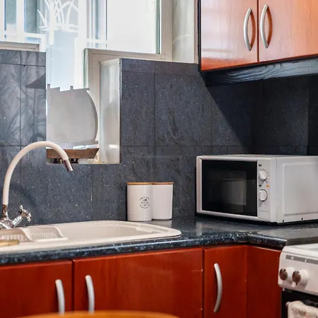 Апартаменты Sun & Waves Beachfront Лампи