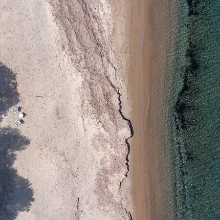 Daire Sun & Waves Beachfront *