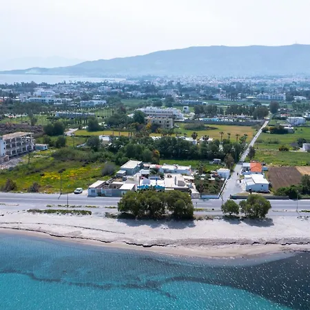 Sun & Waves Beachfront Daire