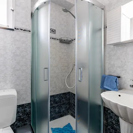 Sun & Waves Beachfront Апартаменты *