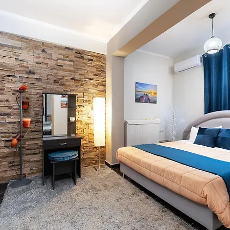 Sun & Waves Beachfront Апартаменты Лампи