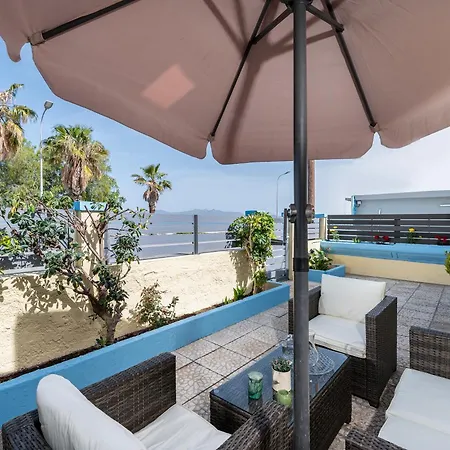 Daire Sun & Waves Beachfront *