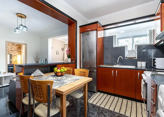 Sun & Waves Beachfront *