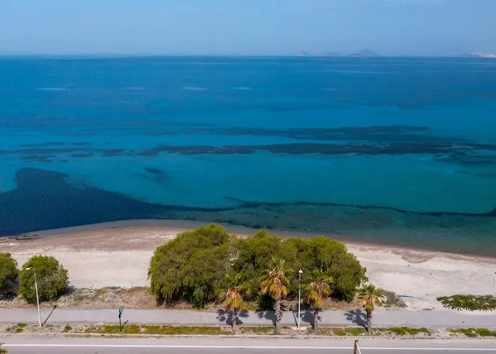 Sun & Waves Beachfront *