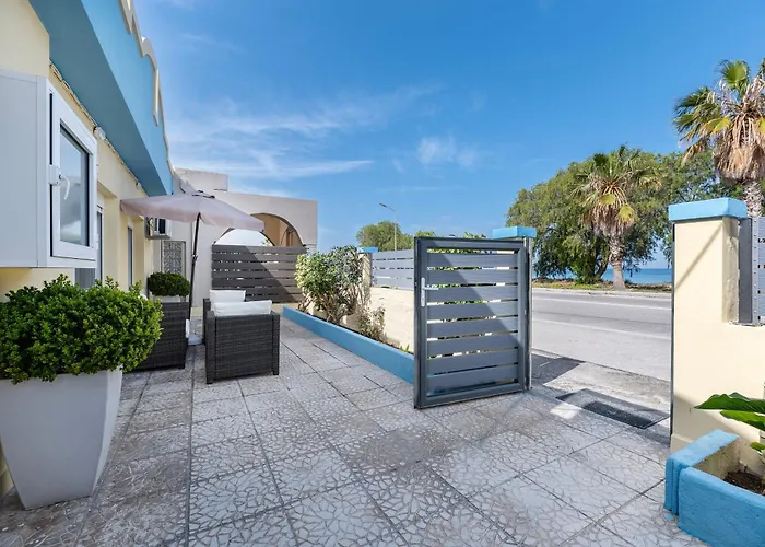 Sun & Waves Beachfront 兰皮